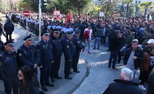 Foto: AA / Pristalice opozicije se sukobile s policijom